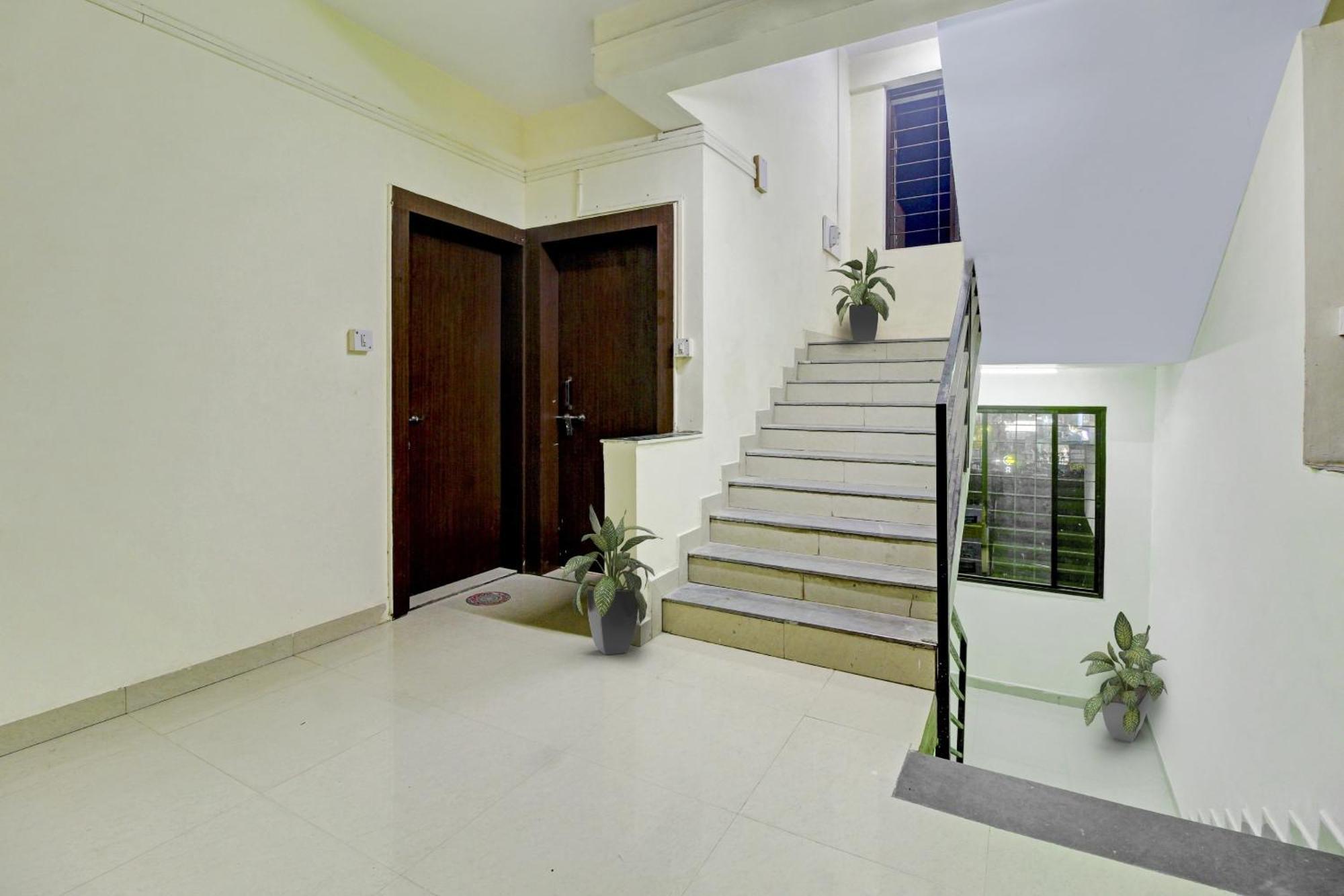Hotel O Sai Executive Lodging Yerandwane Exterior photo